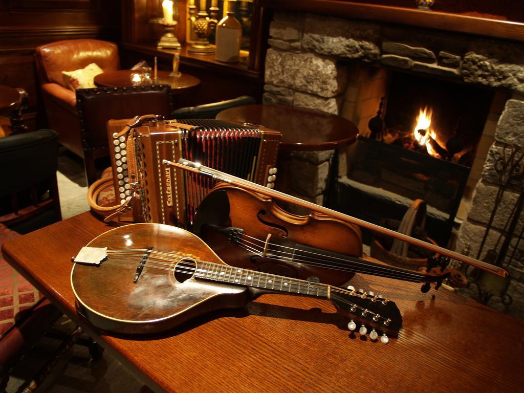 Riverbank, Country Pub And Guesthouse Карикмакрос Екстериор снимка