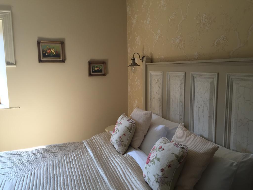 Riverbank, Country Pub And Guesthouse Карикмакрос Екстериор снимка