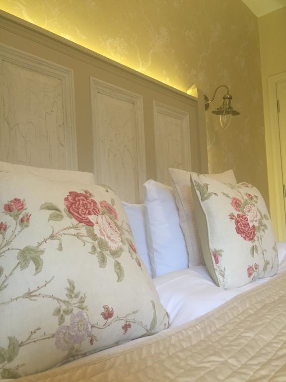 Riverbank, Country Pub And Guesthouse Карикмакрос Екстериор снимка