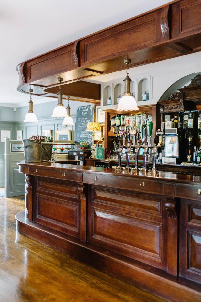 Riverbank, Country Pub And Guesthouse Карикмакрос Екстериор снимка