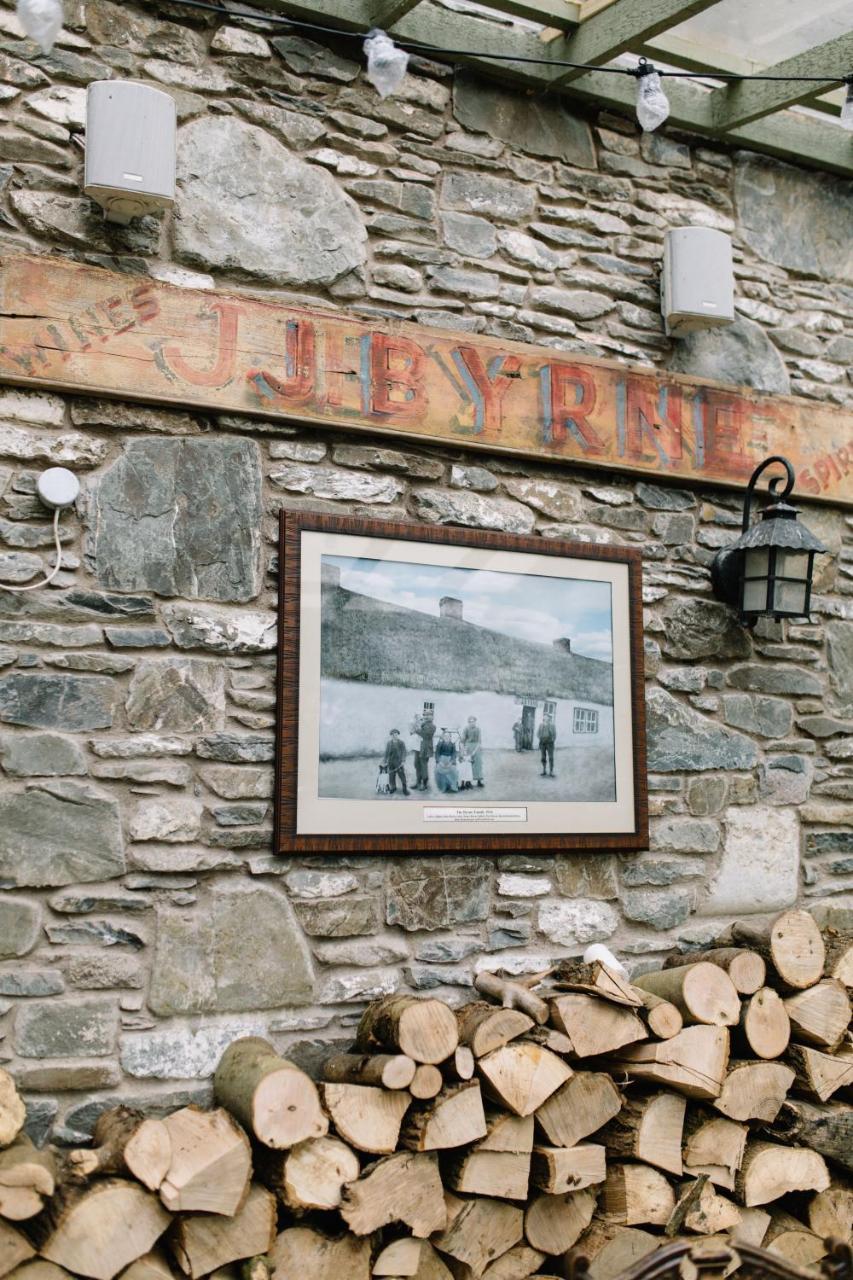 Riverbank, Country Pub And Guesthouse Карикмакрос Екстериор снимка