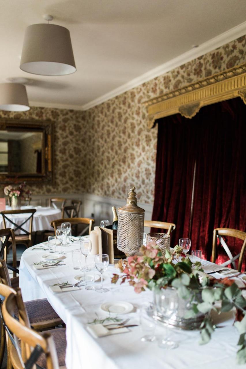 Riverbank, Country Pub And Guesthouse Карикмакрос Екстериор снимка